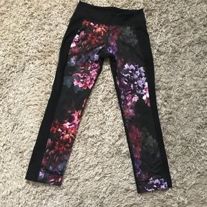 Rare Lululemon 💢 Floral Print Cropped Yoga Pants